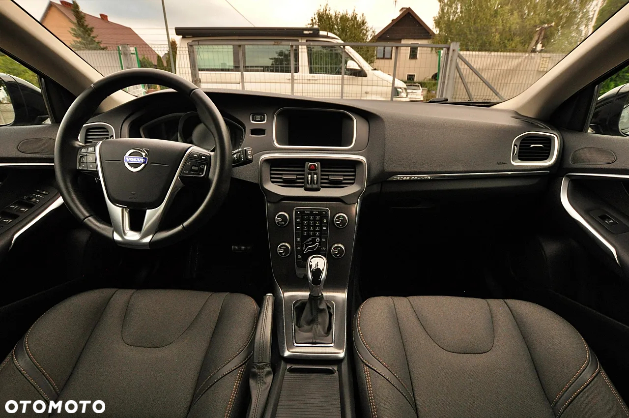 Volvo V40 Cross Country D3 Geartronic Momentum - 24
