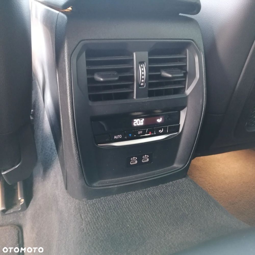 BMW Seria 3 330e M Sport - 15