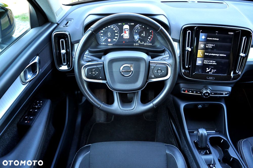 Volvo XC 40 T3 Momentum Pro - 28