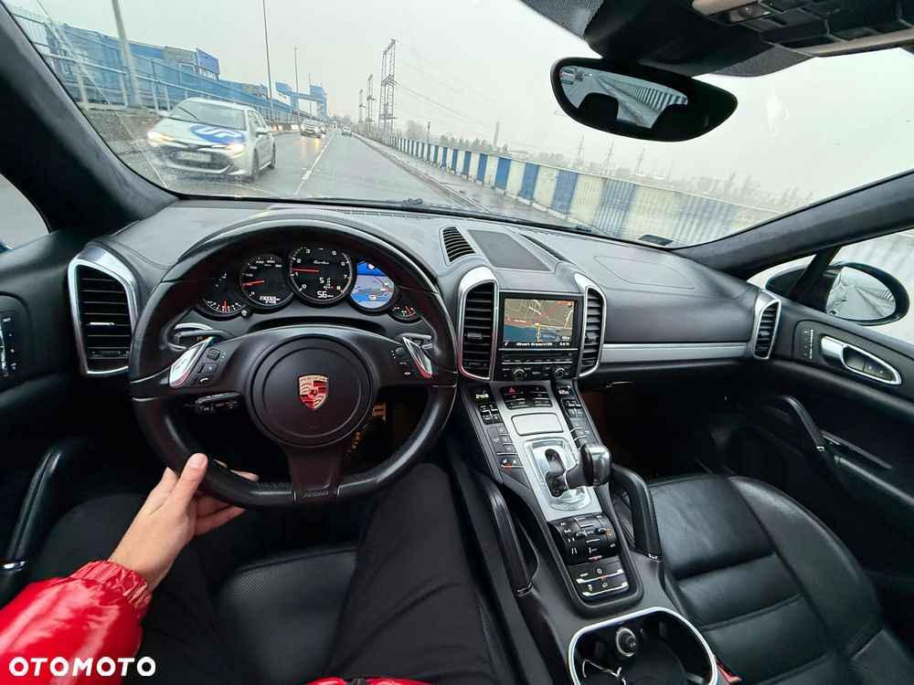 Porsche Cayenne Turbo Tiptronic S - 35