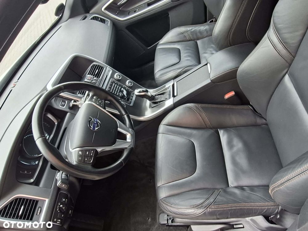 Volvo XC 60 D4 Geartronic Momentum - 9