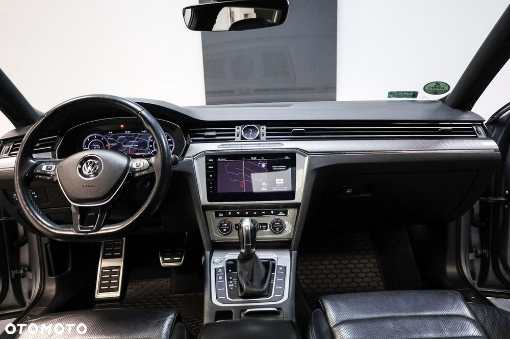 Volkswagen Passat - 13