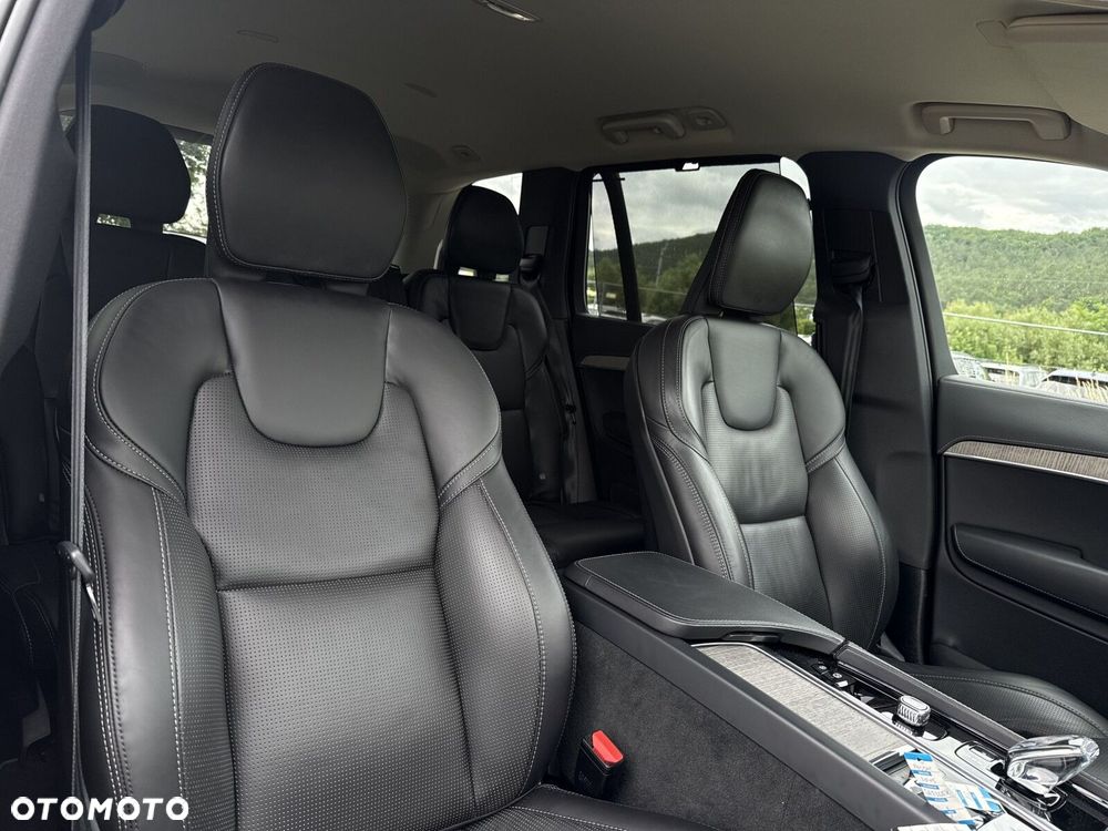 Volvo XC 90 B5 D AWD Plus Dark - 17