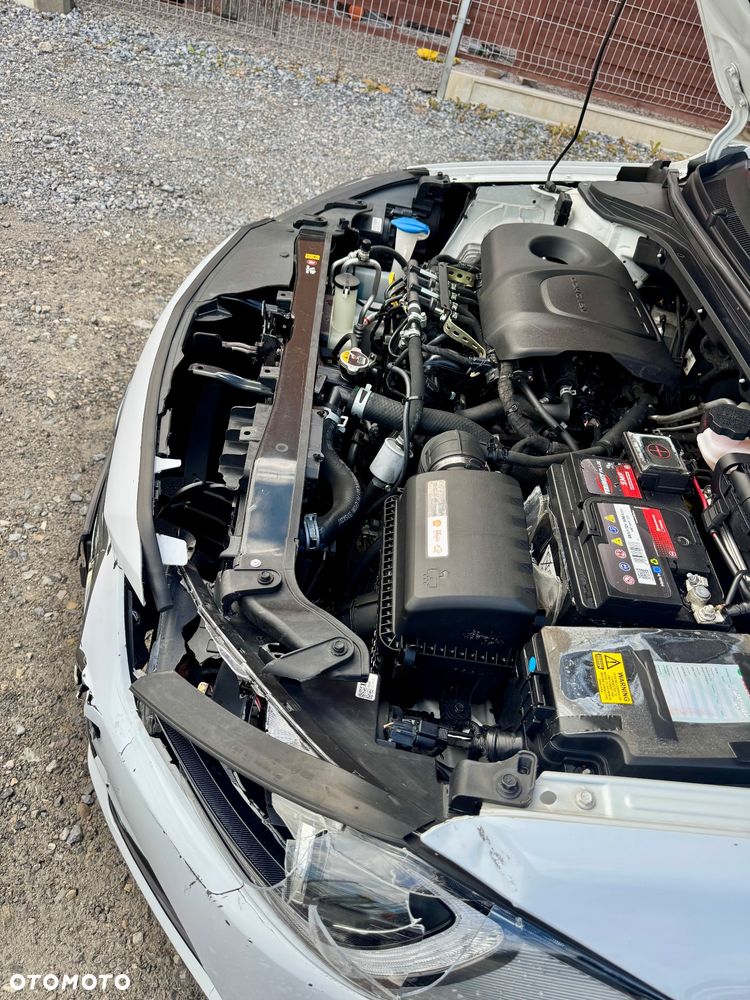 Hyundai Elantra 1.6 Style - 14