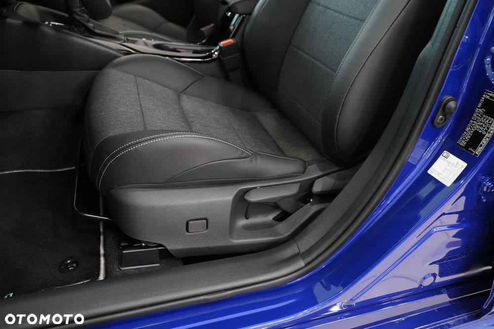 Toyota Corolla 2.0 Hybrid Executive - 12