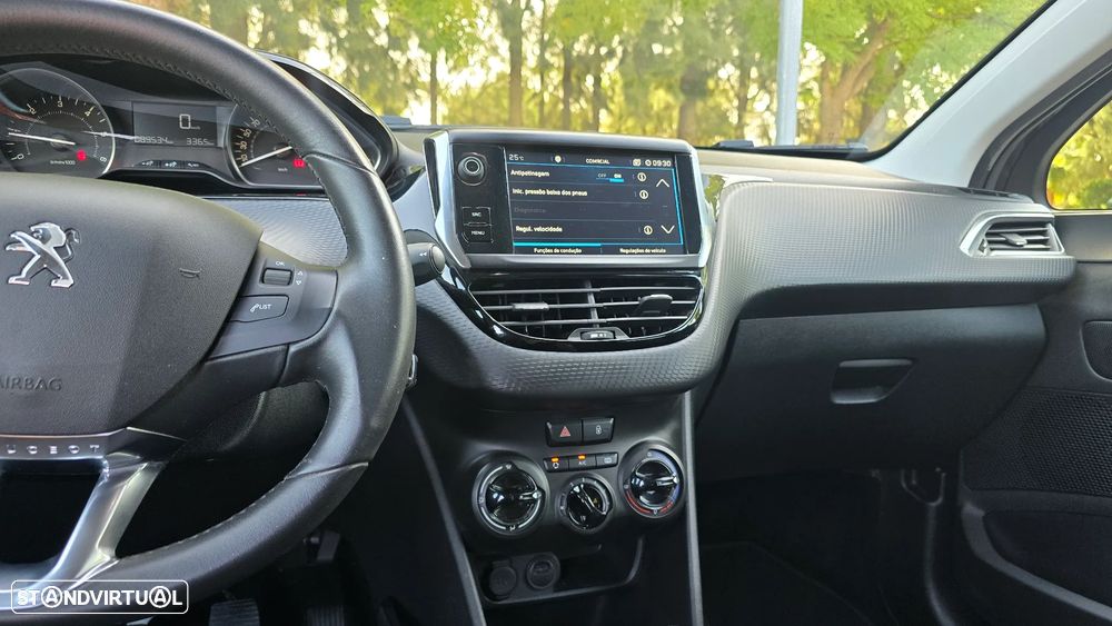 Peugeot 2008 1.5 BlueHDi Signature - 37
