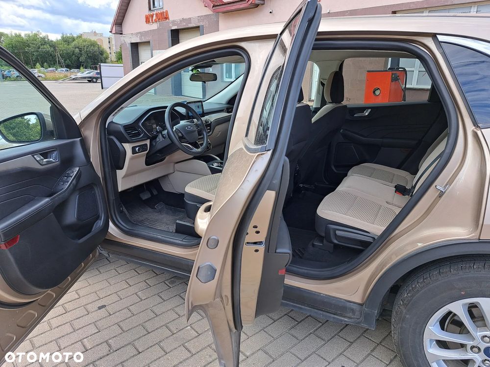 Ford Kuga - 12