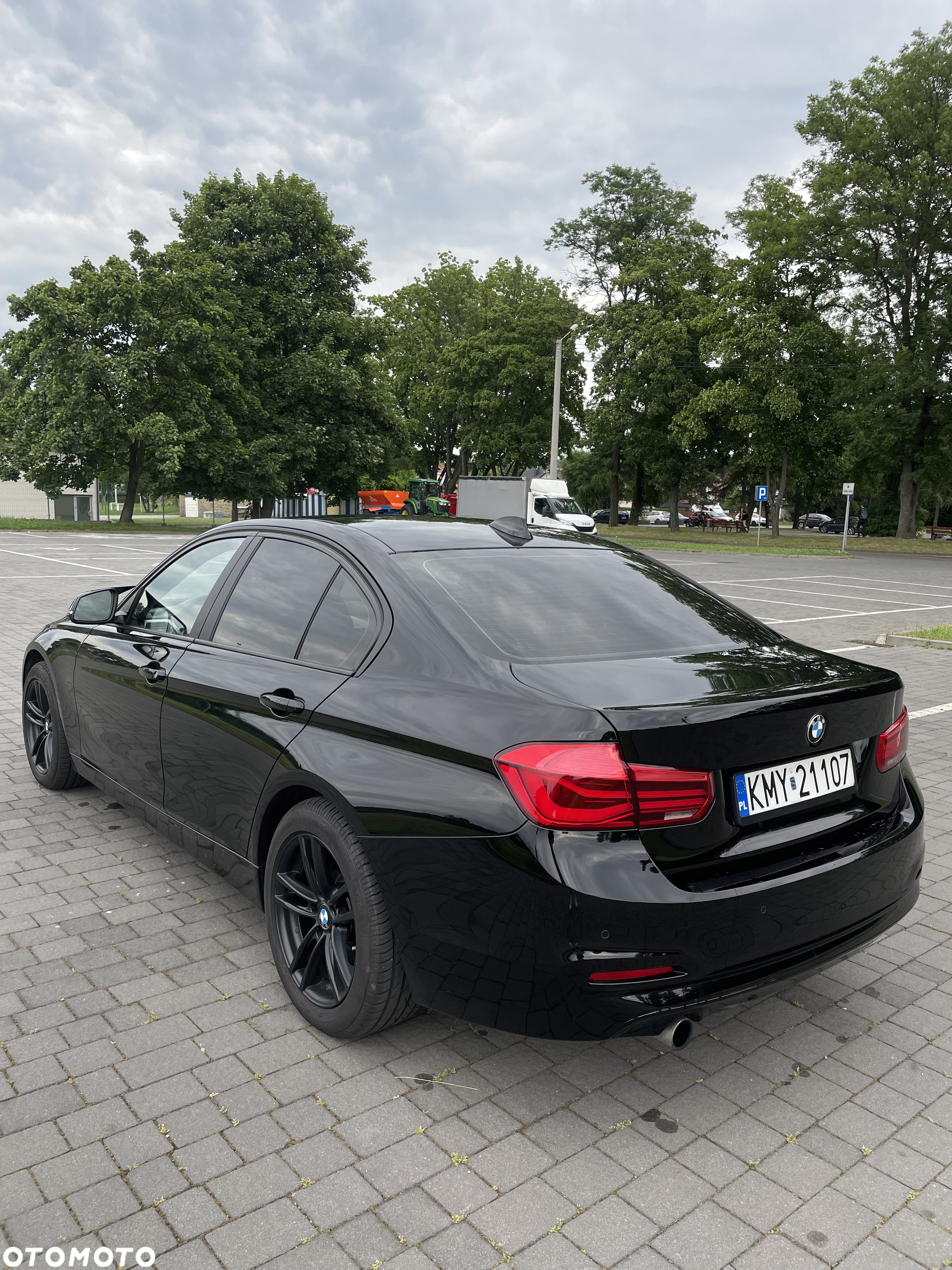 BMW Seria 3 318i - 4