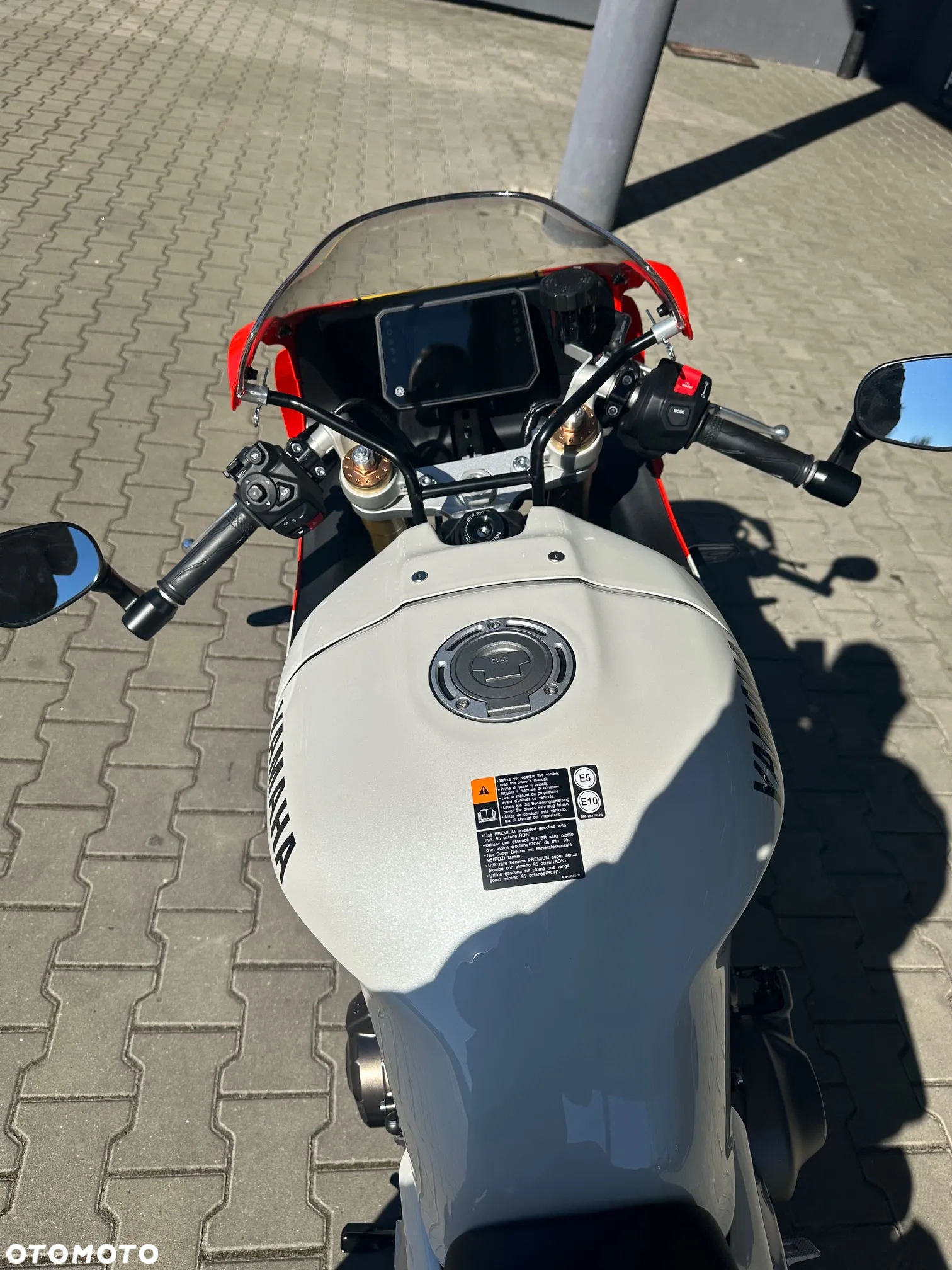 Yamaha XSR - 7