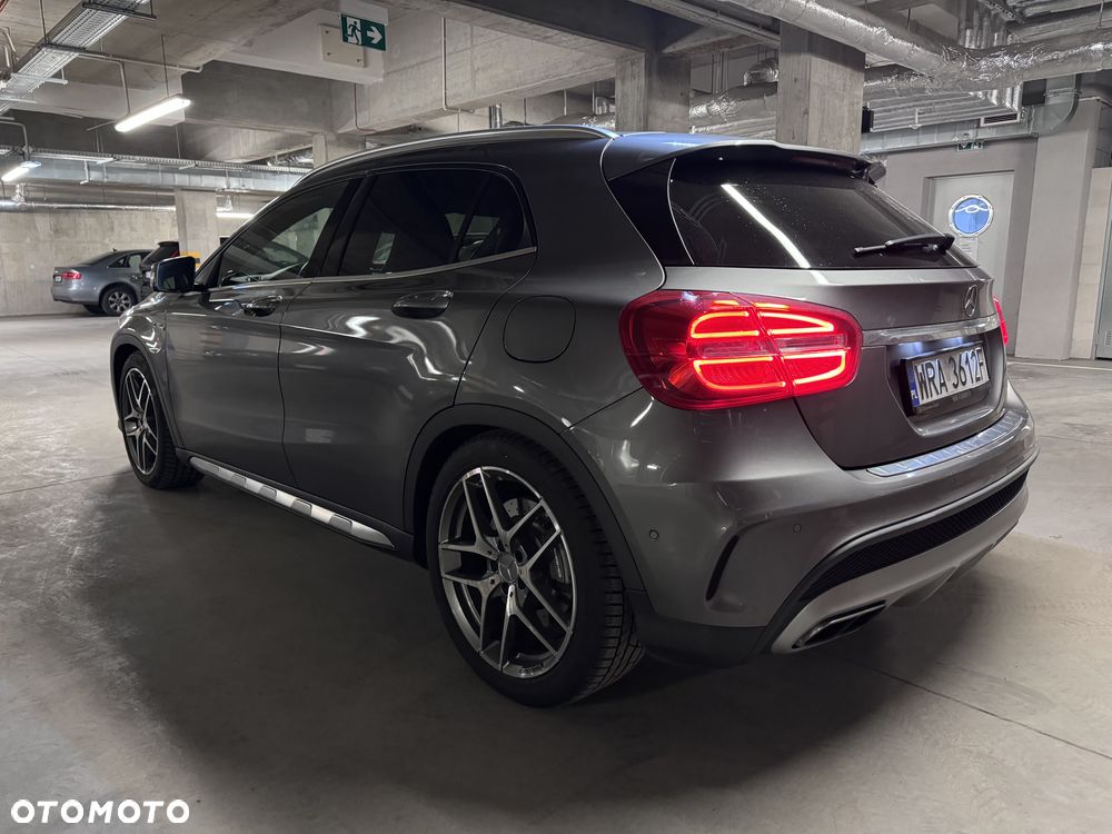 Mercedes-Benz GLA - 6