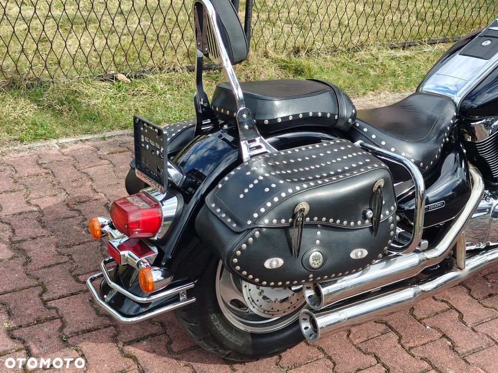 Suzuki Intruder - 13