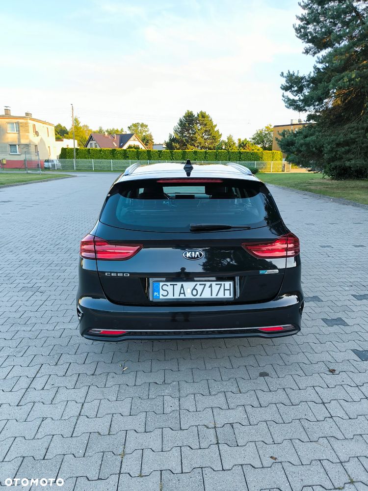 Kia Ceed 1.6 CRDi Eco-Dynamics+(48V Mild-Hybr.) DCT7 Platinum Edition - 6