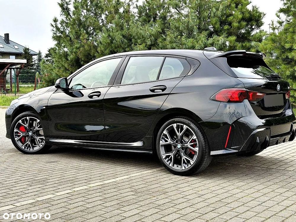 BMW Seria 1 120 mHEV - 12