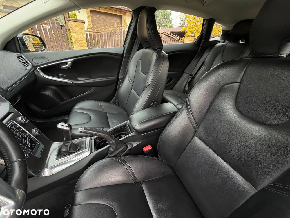 Volvo V40 D3 Summum - 11