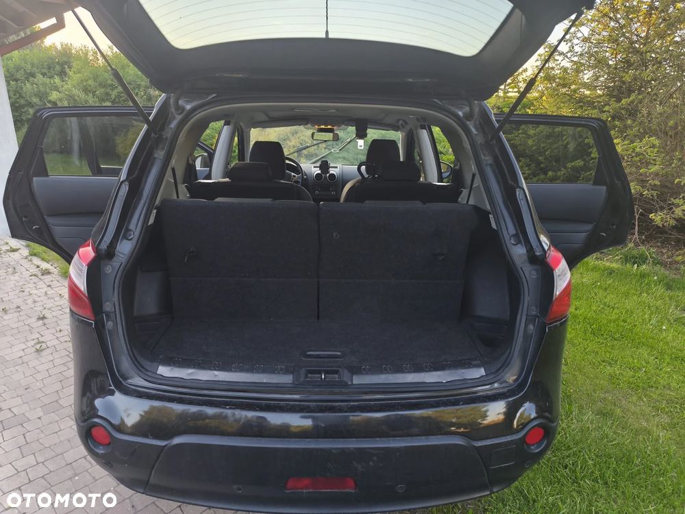 Nissan Qashqai+2 - 14