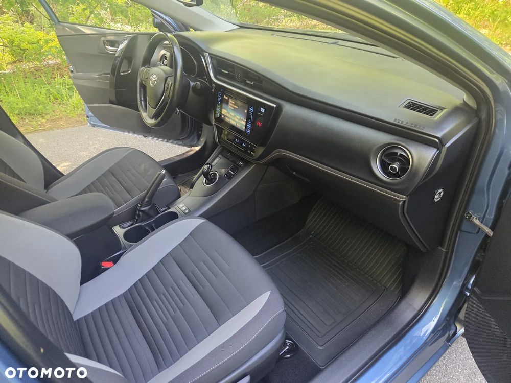Toyota Auris - 15