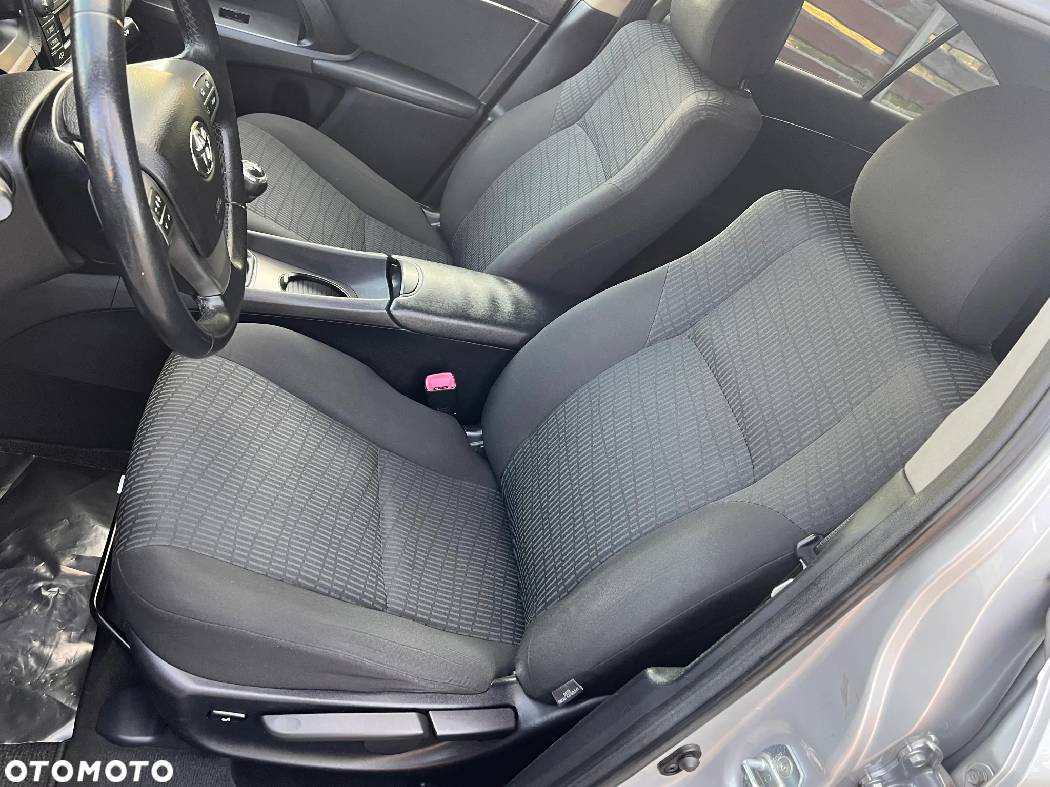 Toyota Avensis 1.8 Luna - 24