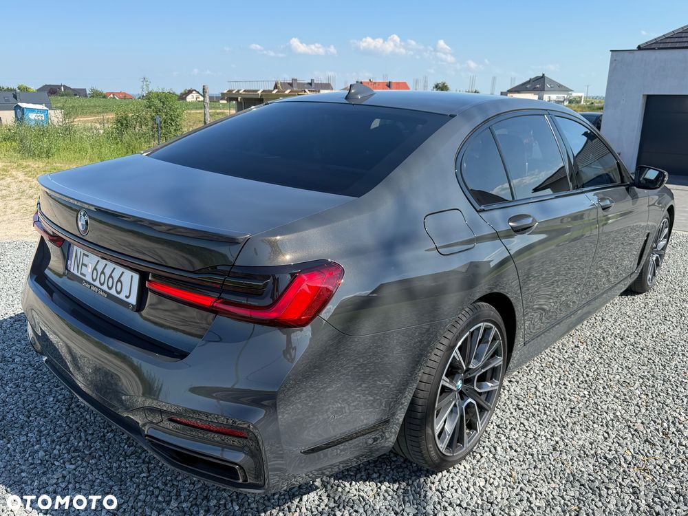 BMW Seria 7 750i xDrive sport - 17