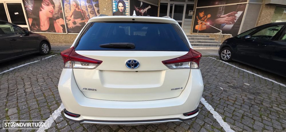 Toyota Auris Touring Sports 1.8 HSD Exclusive+Navi - 6