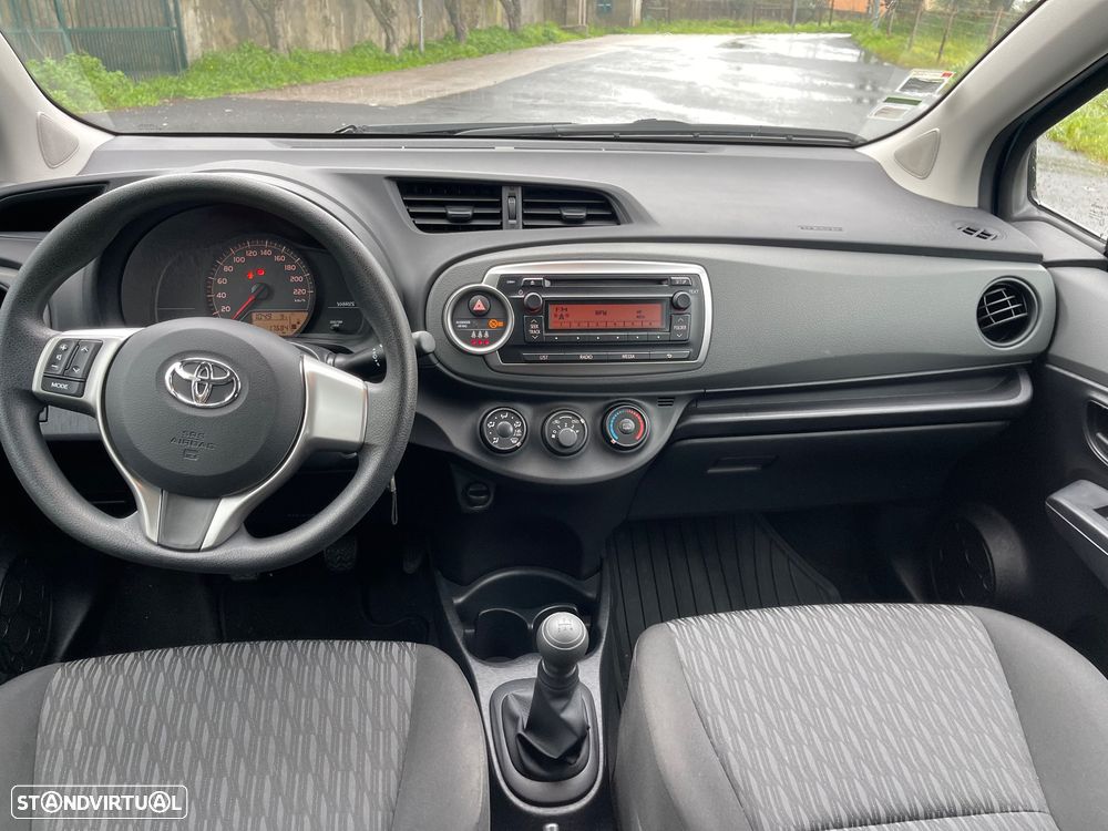 Toyota Yaris 1.0 VVT-i Comfort+P.Style - 11