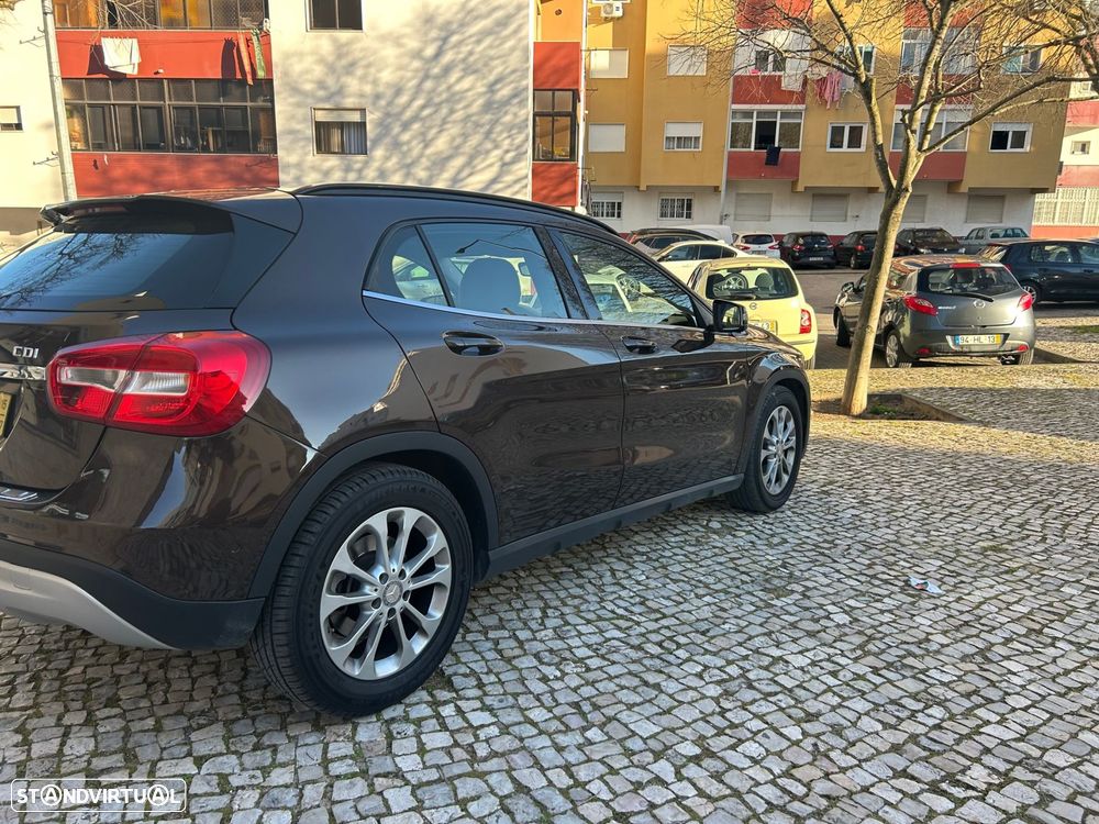 Mercedes-Benz GLA 200 (CDI) d 7G-DCT Style - 4