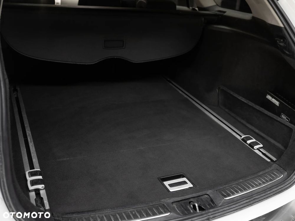 Toyota Avensis 2.0 Business Edition - 11