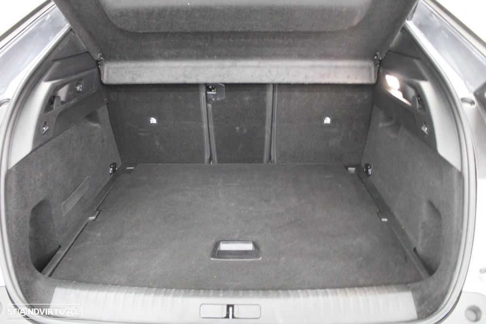 Peugeot E-3008 73 kWh Allure - 8