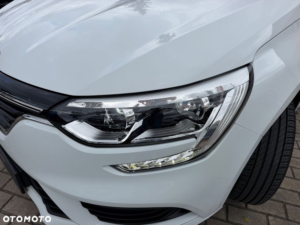Renault Megane TCe 140 GPF INTENS - 10