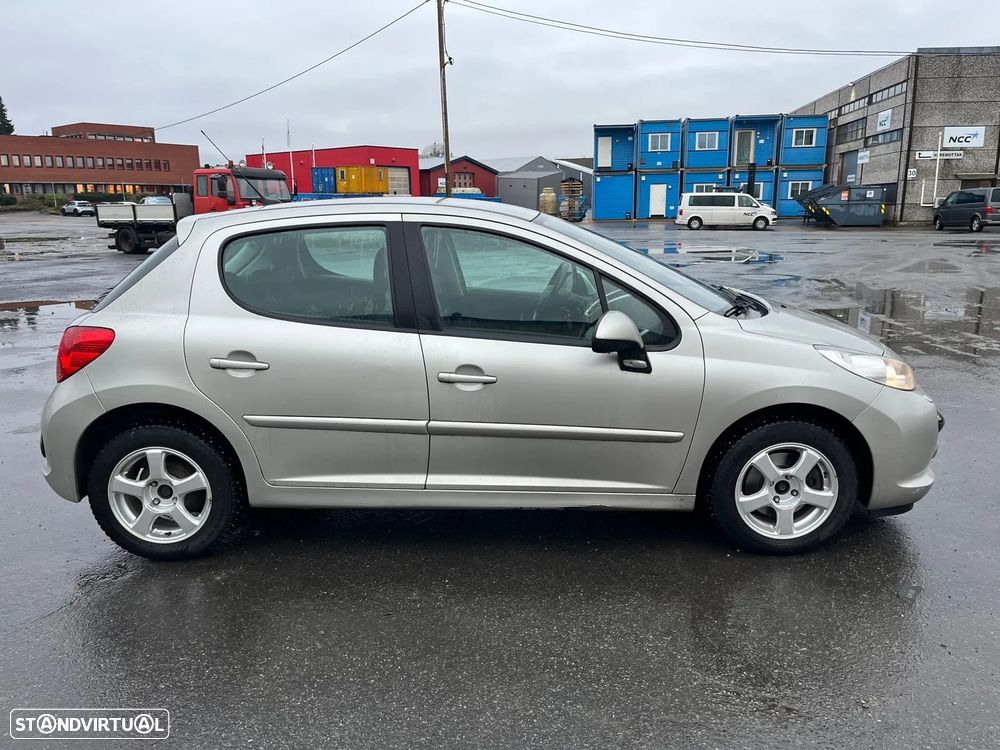 Peugeot 207 1.4 16V Sport - 6