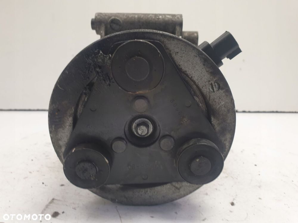 SPRĘŻARKA KLIMATYZACJI Volvo V70 III 2.0 16V _ 31267513 - 5