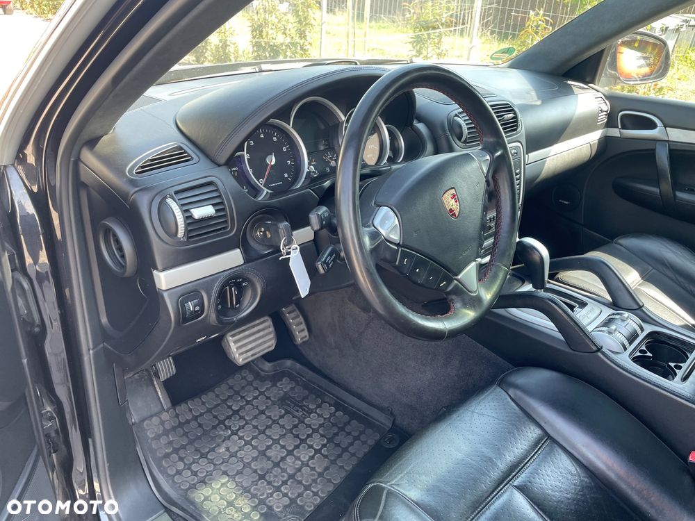 Porsche Cayenne - 15