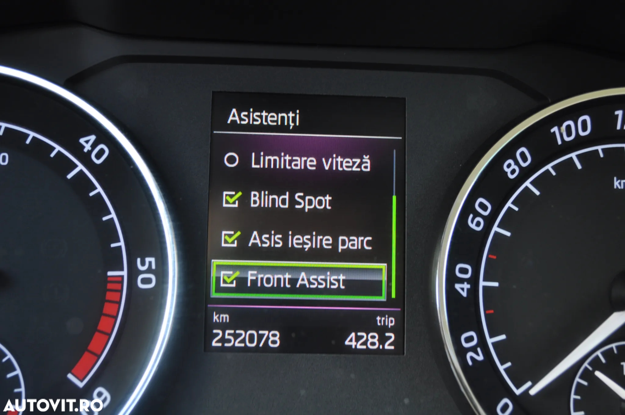 Skoda Superb 2.0 TDI DSG 4X4 Style - 23