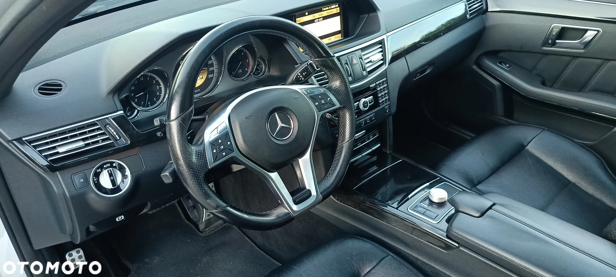 Mercedes-Benz Klasa E 350 T CDI DPF BlueEFFICIENCY 7G-TRONIC Avantgarde - 30