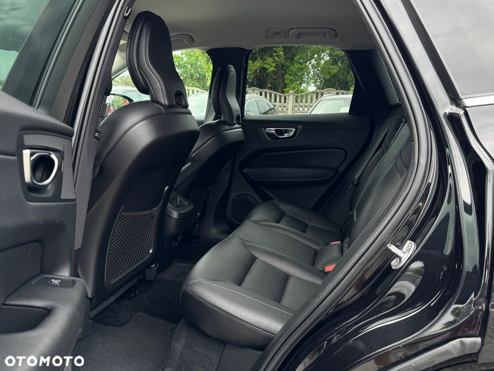 Volvo XC 60 B4 D Geartronic Momentum Pro - 23