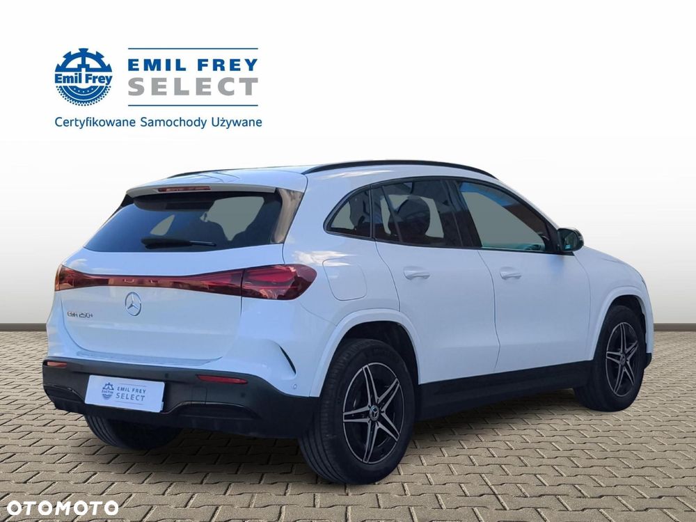 Mercedes-Benz EQA - 5