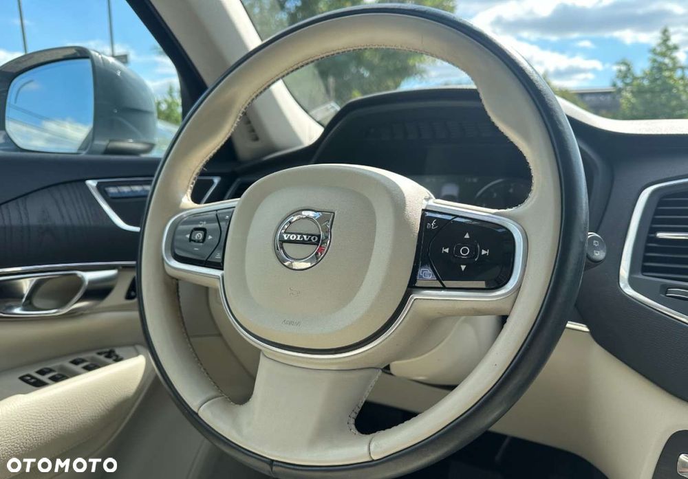 Volvo XC 90 - 24