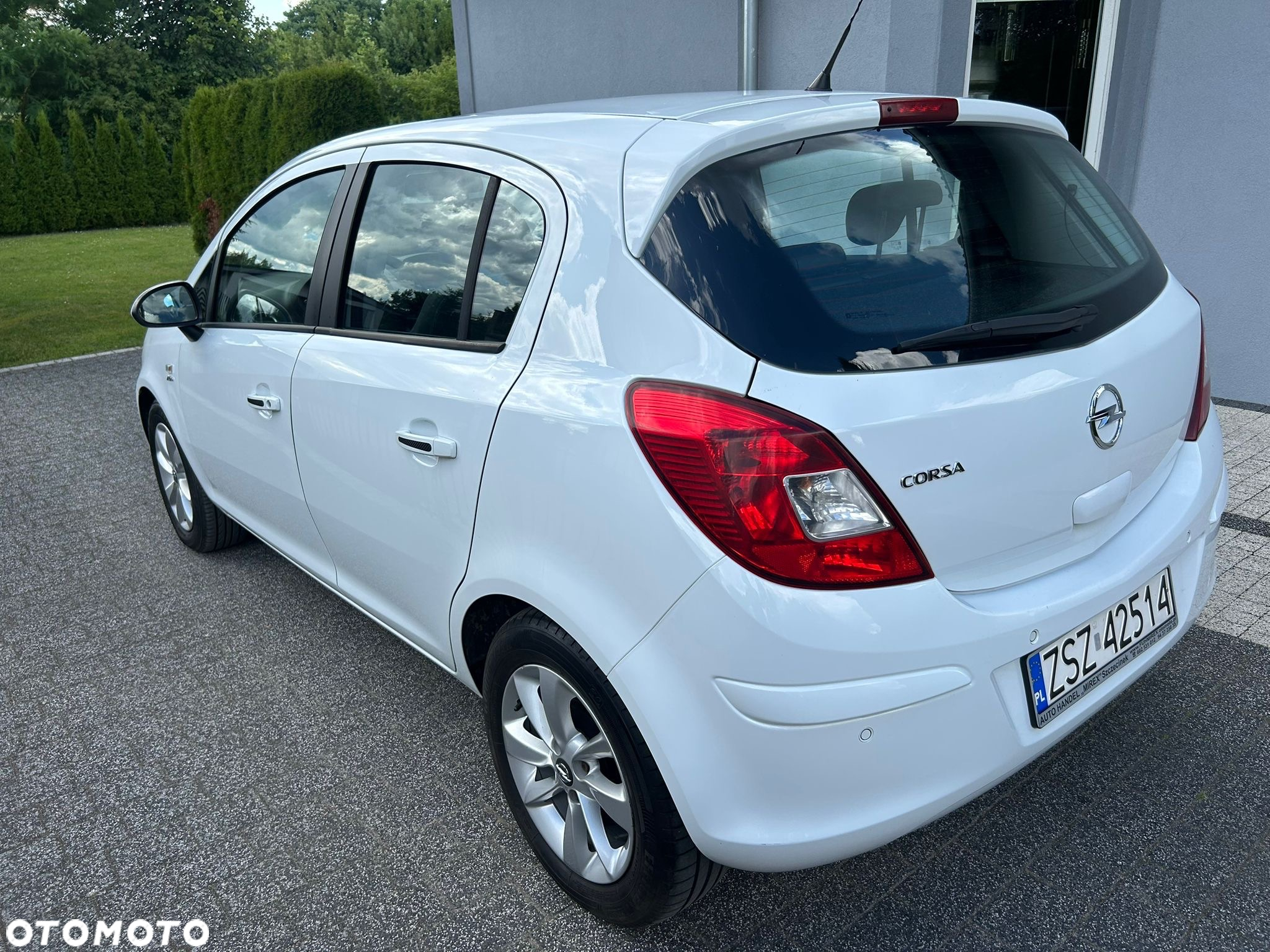 Opel Corsa 1.2 16V Edition / Active - 15