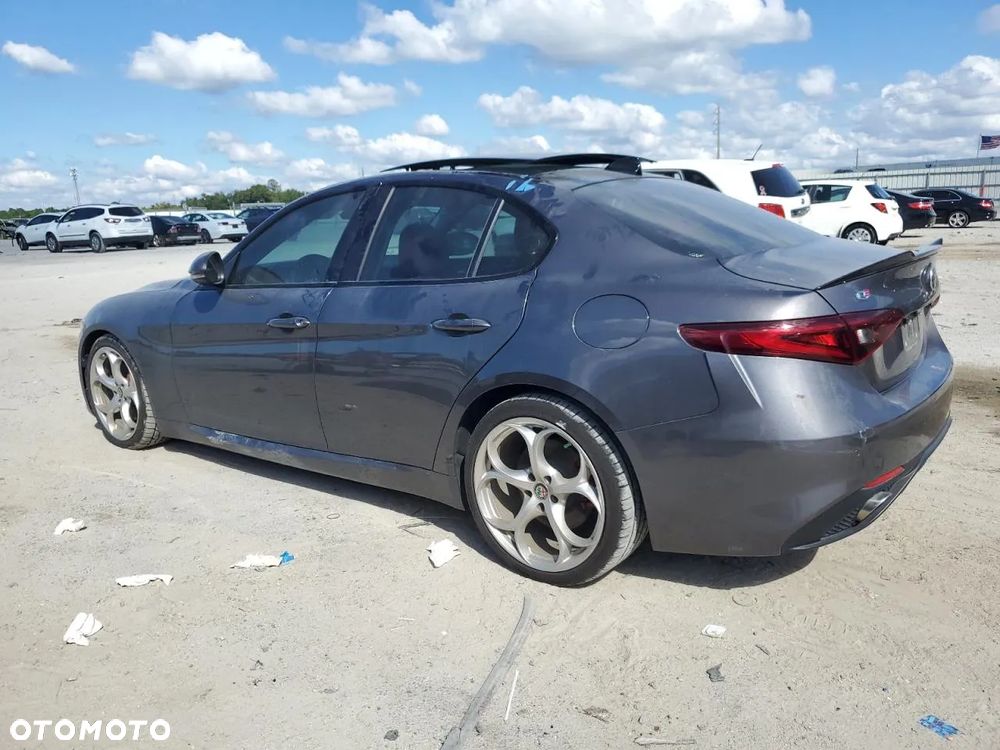 Alfa Romeo Giulia 2.0 Turbo 16V AT8 Veloce - 3
