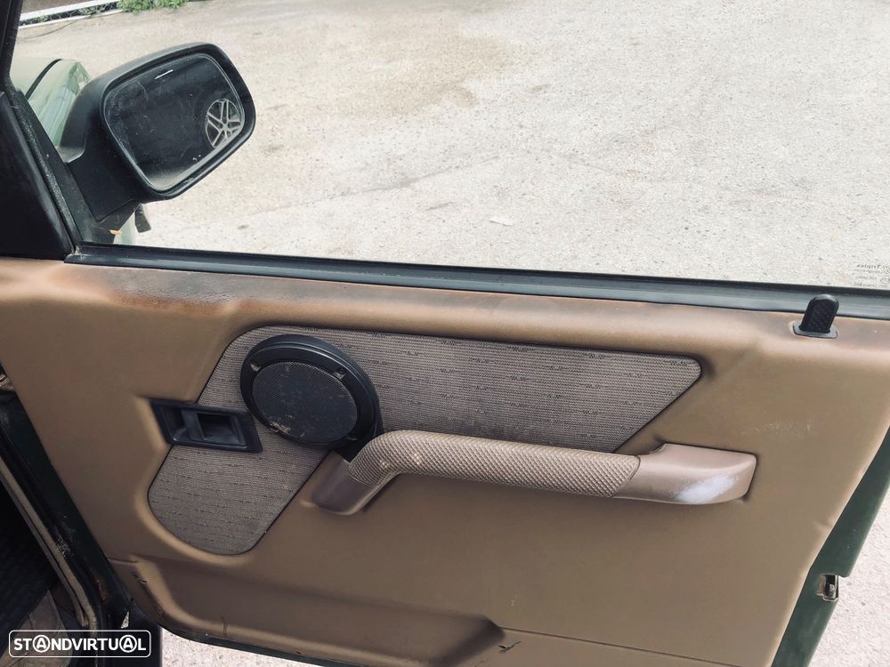 Land Rover Discovery 2.5 TDi - 23
