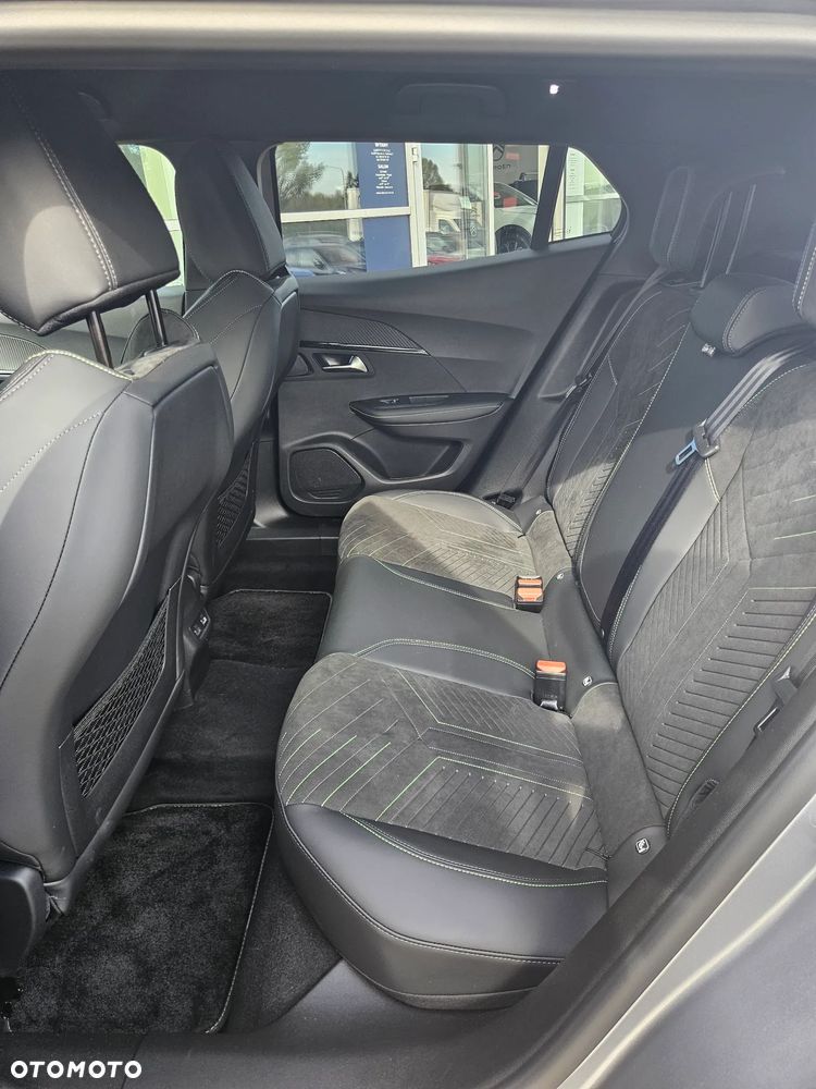 Peugeot 2008 PureTech mHEV GT E-DCS6 - 11