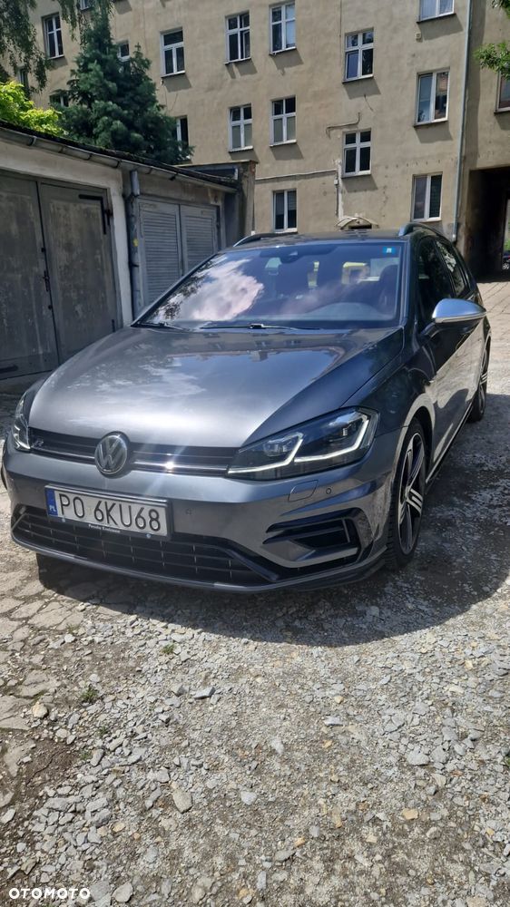 Volkswagen Golf - 1