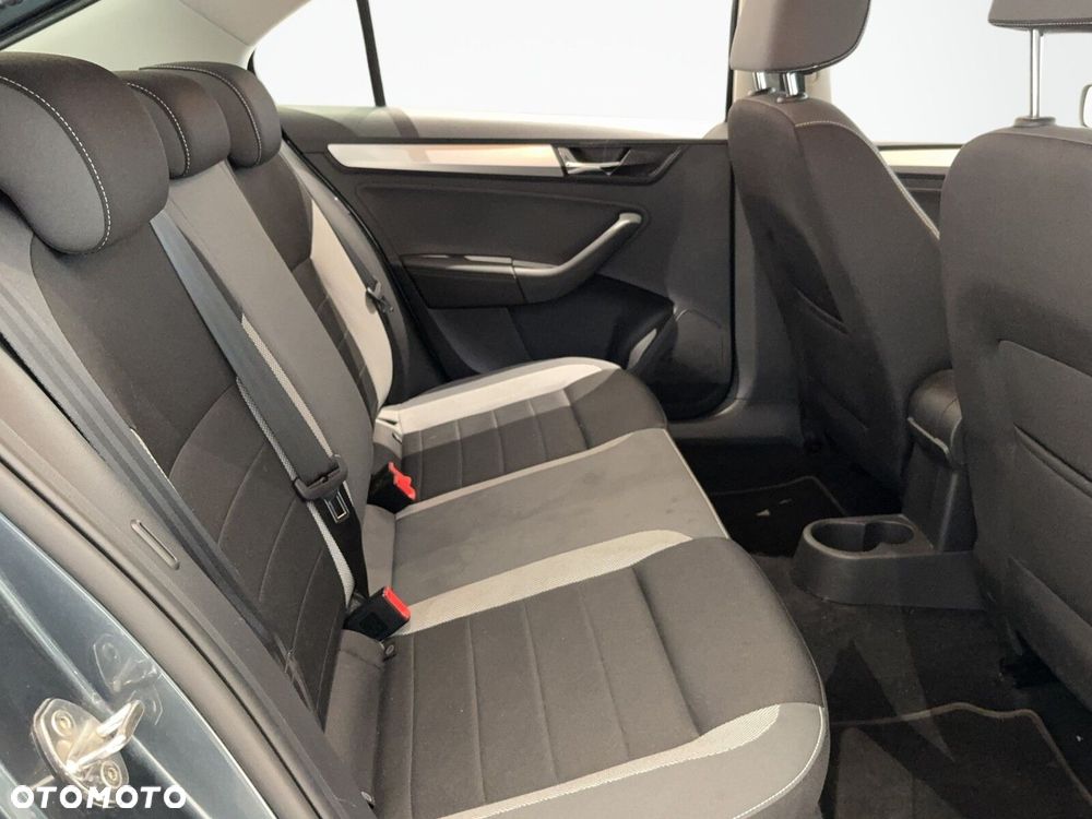 Skoda RAPID 1.0 TSI Ambition - 15