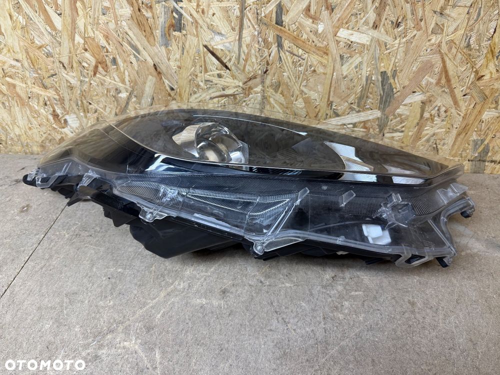 TOYOTA YARIS IV 2020- LAMPA PRAWY PRZÓD ZWYKŁA SOCZEWKA KOITO K0-6 EU - 3