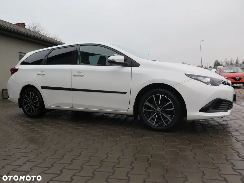 Toyota Auris 1.6 Active - 9