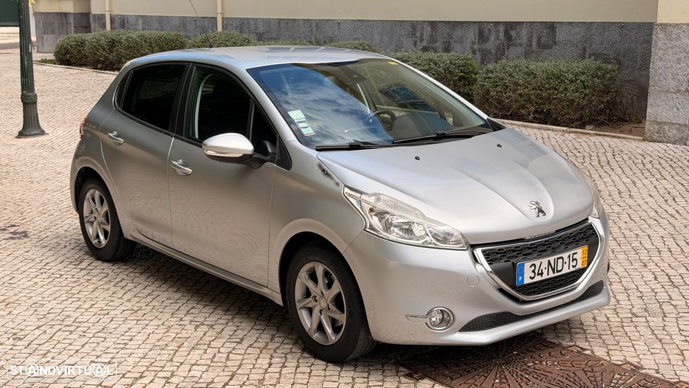 Peugeot 208 1.2 VTi Allure - 16