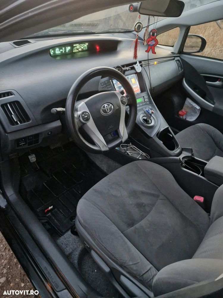 Toyota Prius - 8
