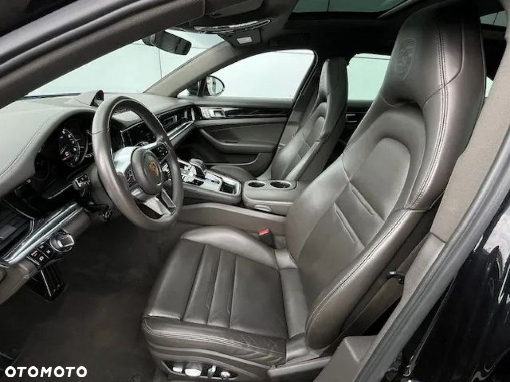 Porsche Panamera - 17