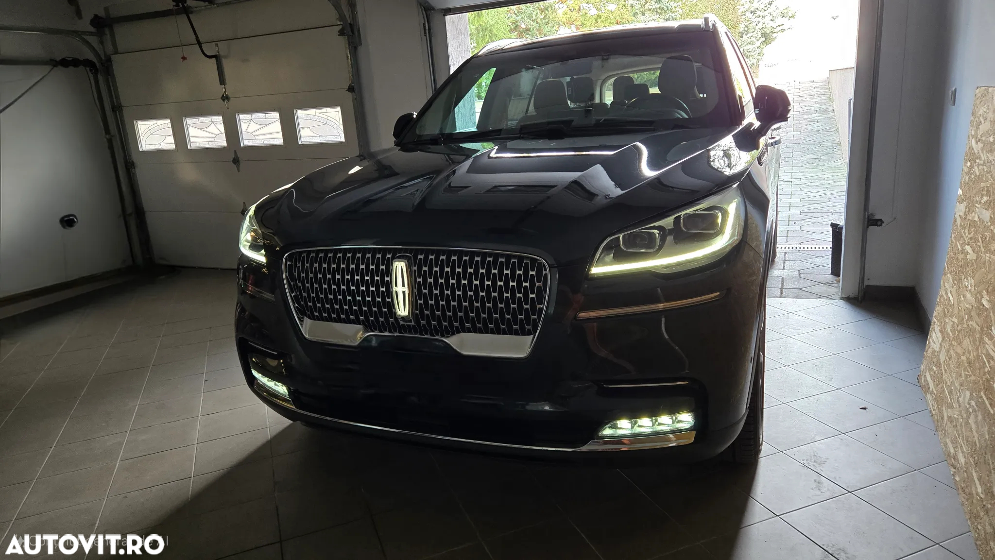 Lincoln Aviator - 24