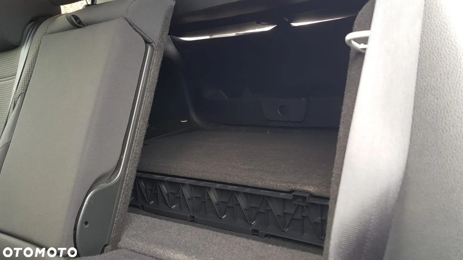 Volkswagen Golf - 22