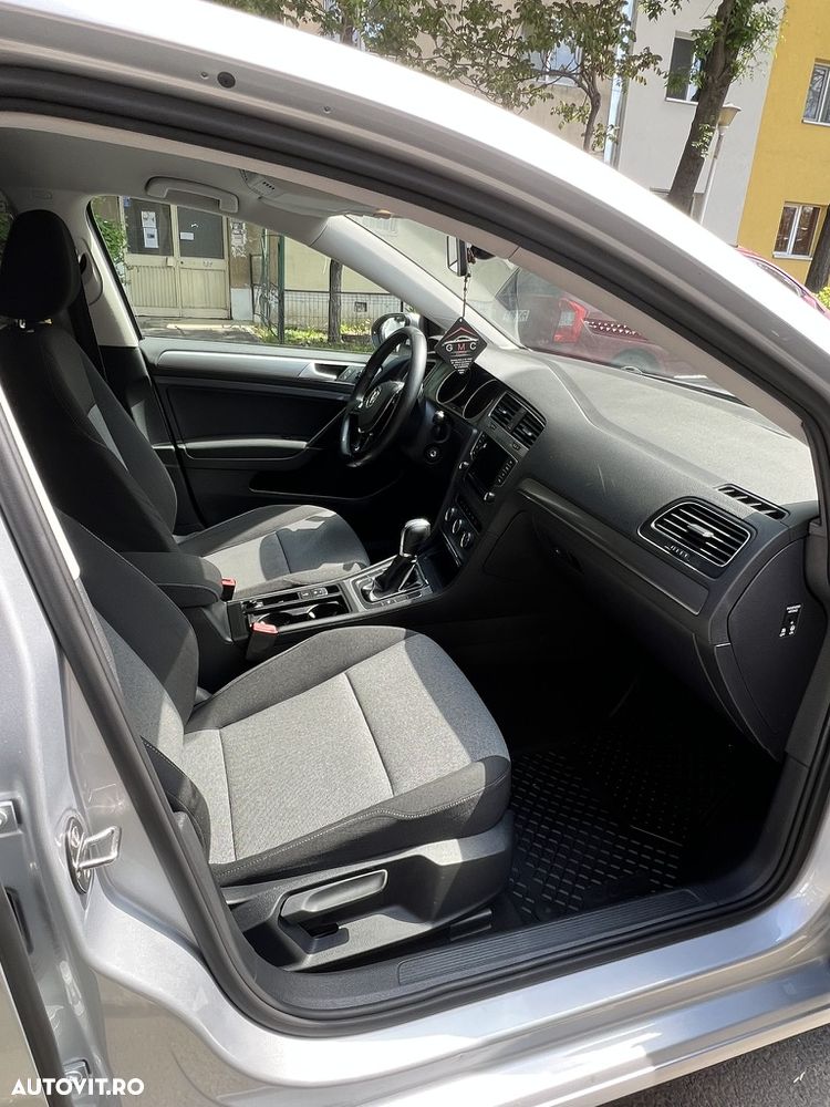 Volkswagen Golf - 16